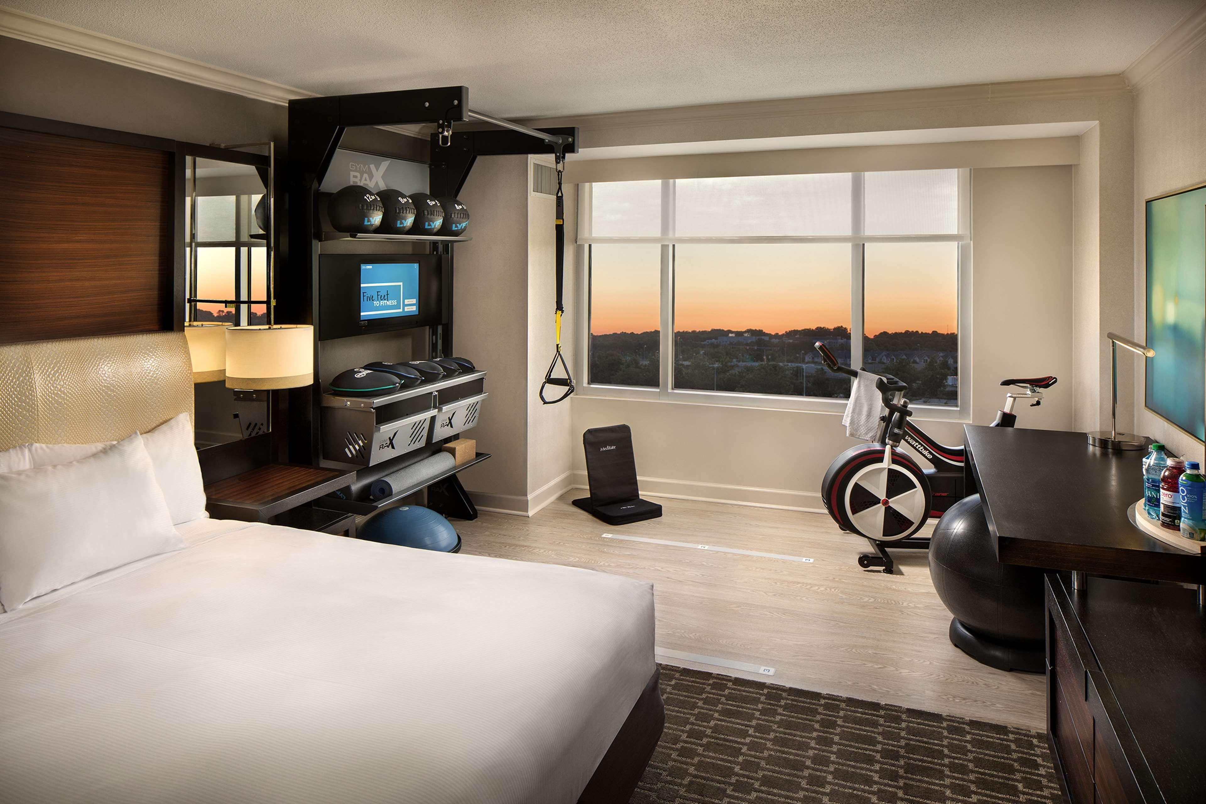 Doubletree By Hilton Atlanta Airport Hotel College Park Bagian luar foto