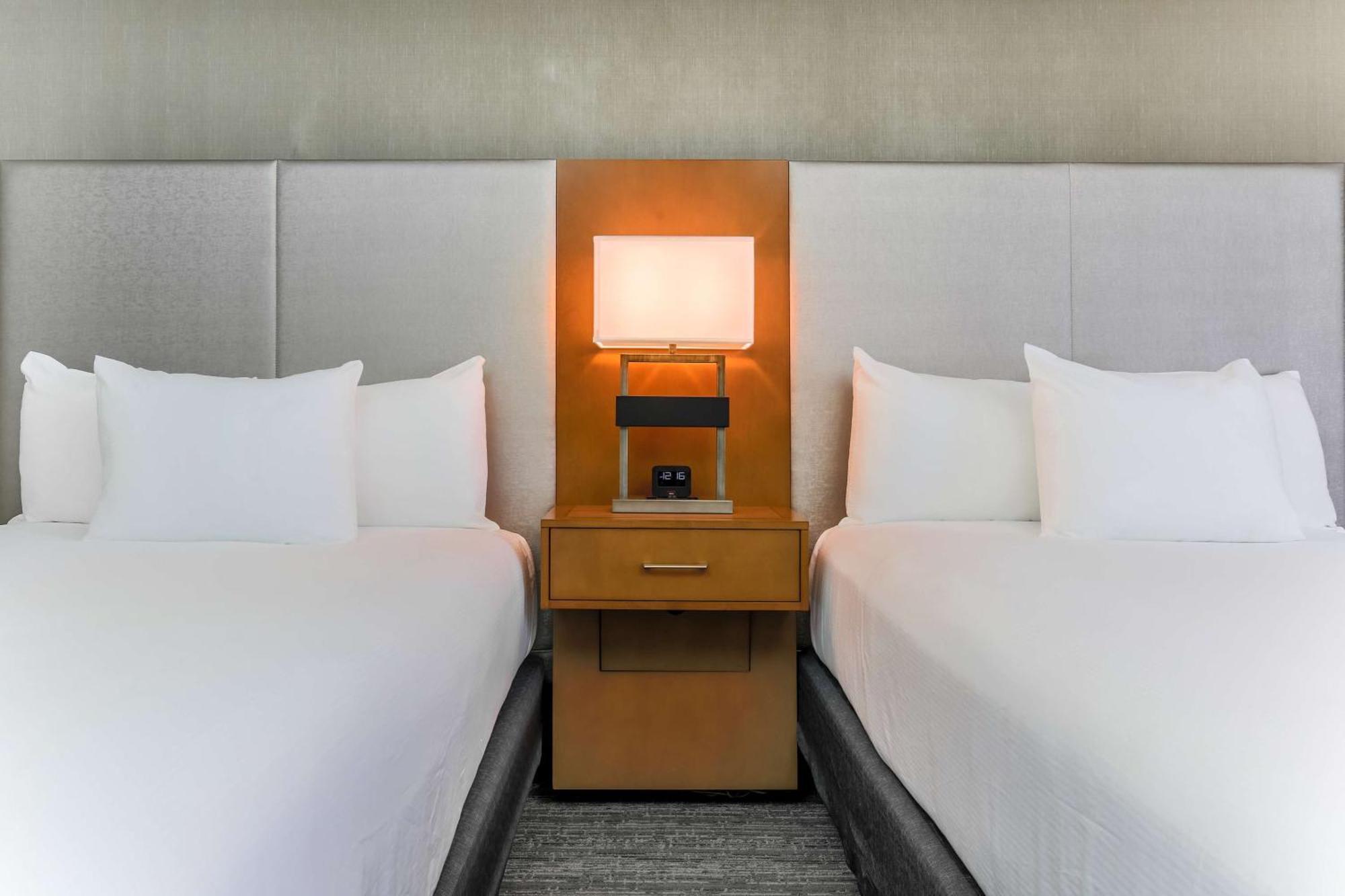 Doubletree By Hilton Atlanta Airport Hotel College Park Bagian luar foto