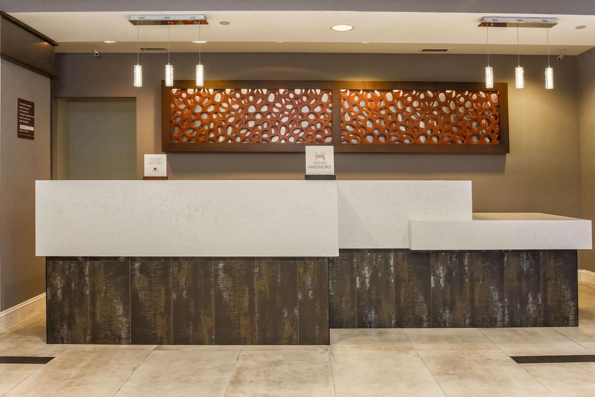 Doubletree By Hilton Atlanta Airport Hotel College Park Bagian luar foto
