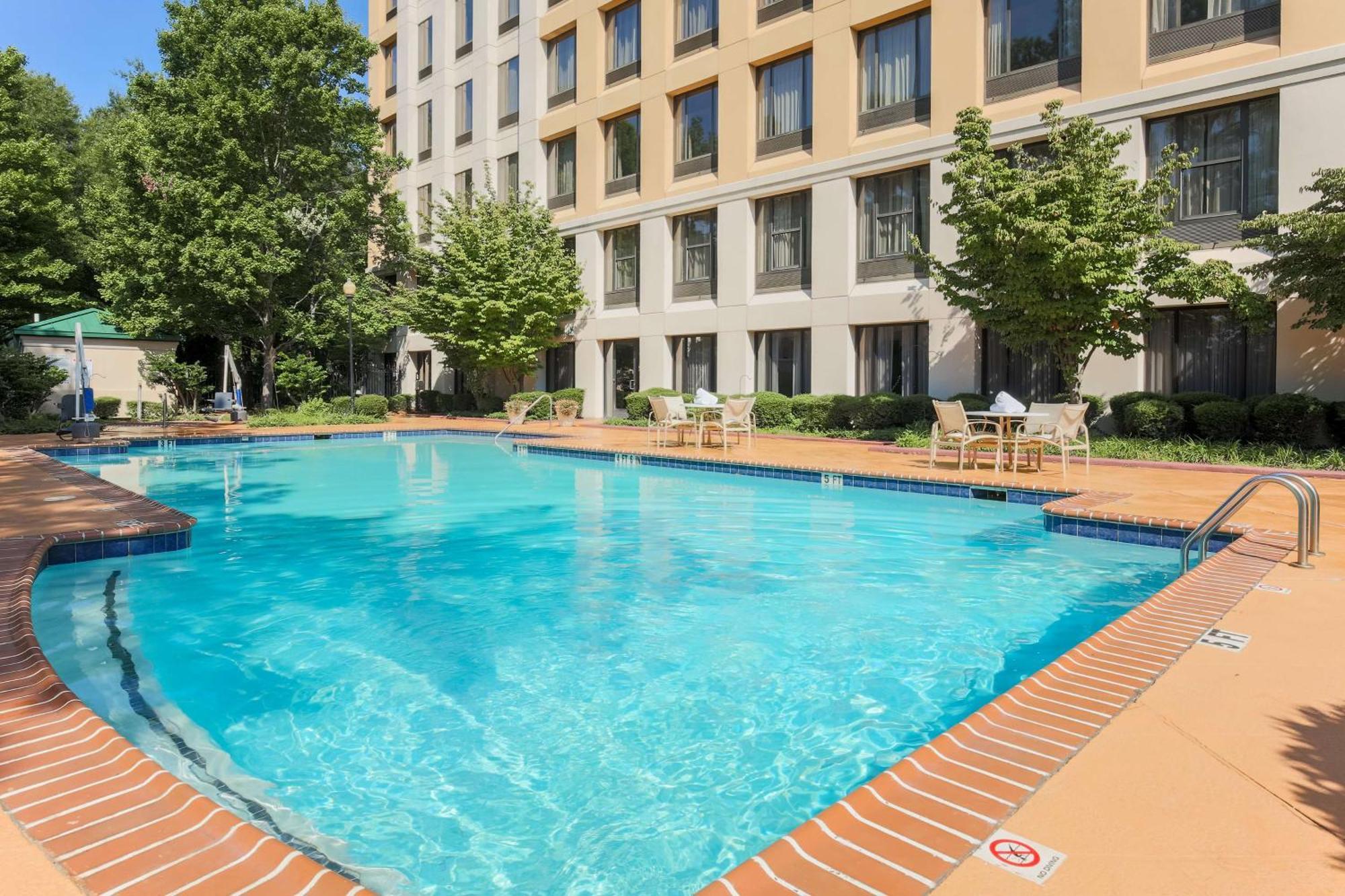 Doubletree By Hilton Atlanta Airport Hotel College Park Bagian luar foto