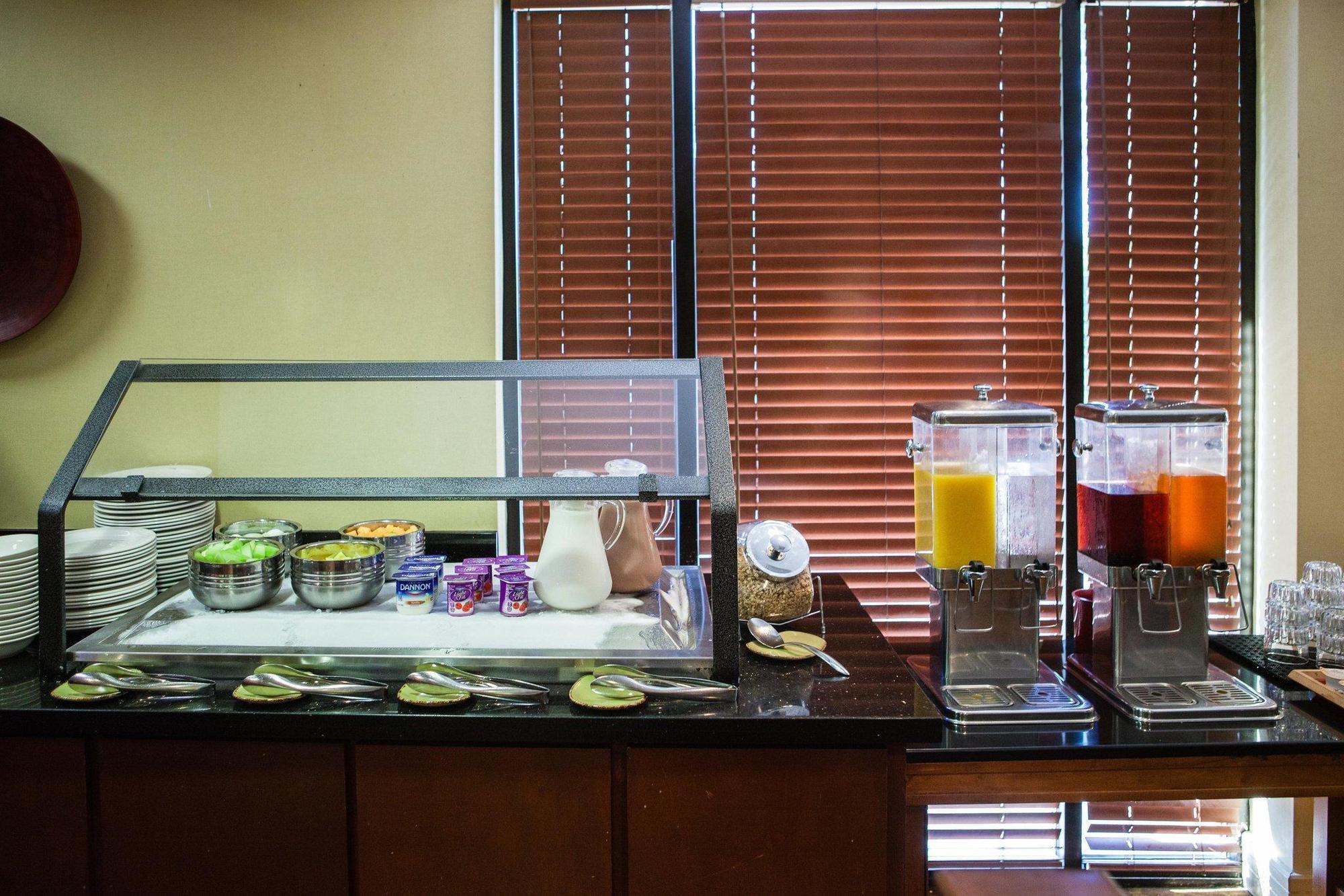 Doubletree By Hilton Atlanta Airport Hotel College Park Bagian luar foto